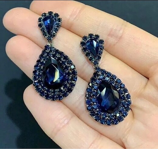 Lacivert küpe taşlı gelinlik için