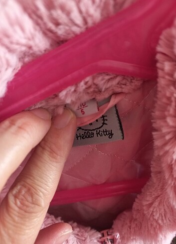 Diğer 5 Yaş Hello kitty li pudra pembe tüylü yelek