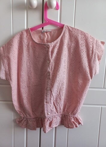 10-11 Yaş pudra pembe dantelli bluz
