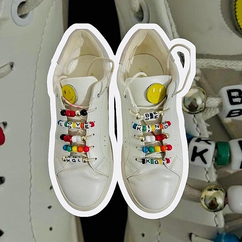Kurt Gieger London Beyaz Gülen Yüz Rozetli Sneakers