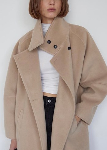 Düğmeli Bej Uzun Kaban - Görsel 2