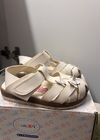 Kız Çocuk Beyaz Tokalı Nakışlı sandalet ortopedik defi - Görsel 2