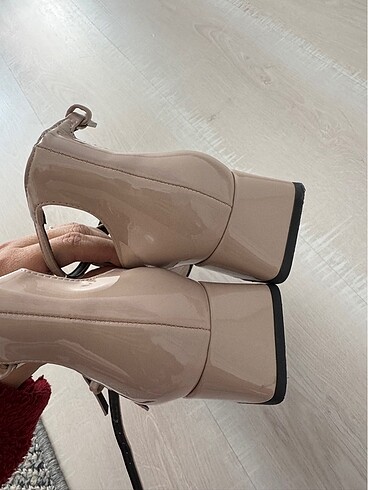 36 Beden camel Renk Zara sandalet