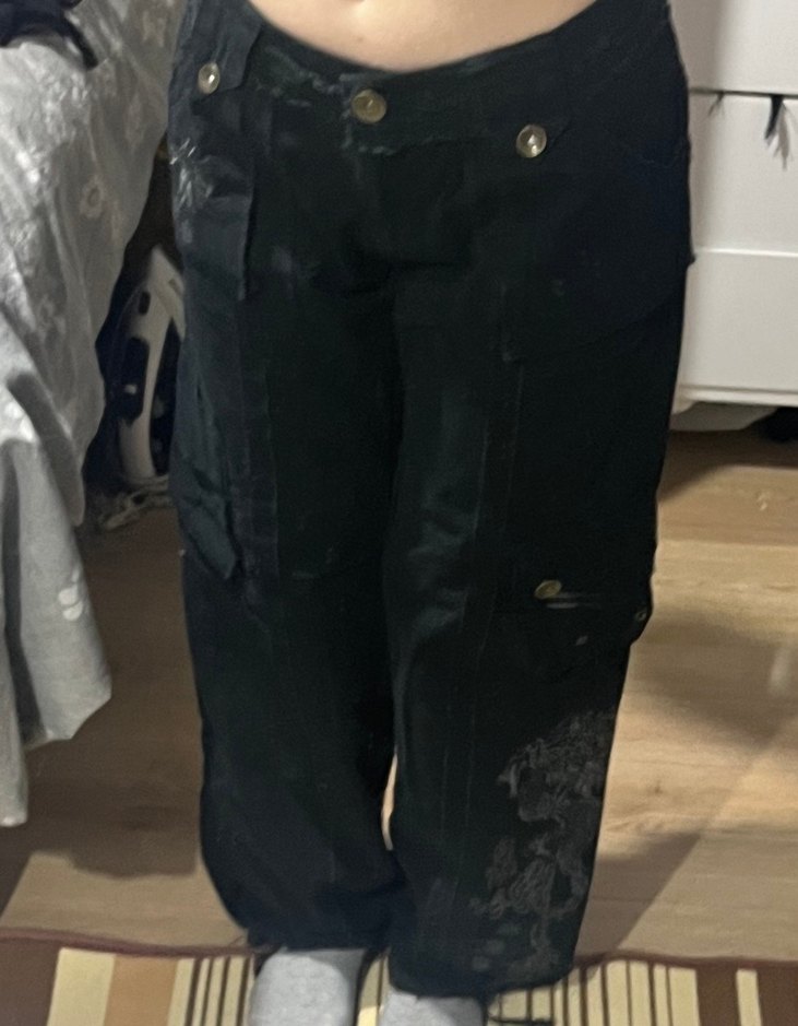 Kadın Siyah Desenli Geniş Kesim Kot Pantolon - Görsel 3