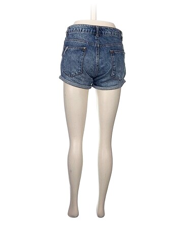 32 Beden Pull and Bear Mini Şort %70 İndirimli.
