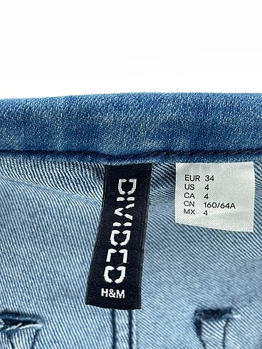 34 Beden mavi Renk H&M Mini Şort %70 İndirimli.