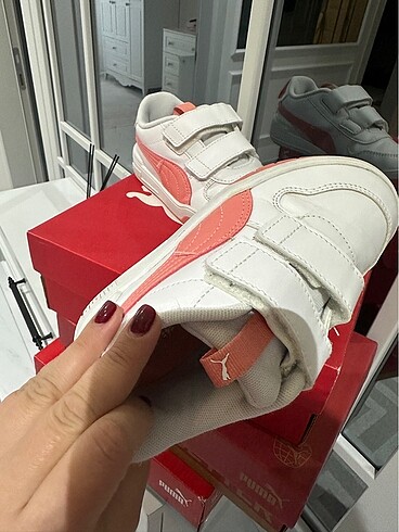 30 Beden beyaz Renk Puma ayakkabı 30 numara