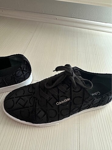 37 Beden Calvin klein ayakkabı