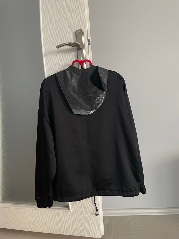 zara Siyah Yılan Desenli Kapüşonlu - Görsel 4