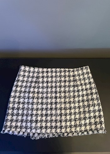 bershka Düğmeli Beyaz Siyah Ekose Mini Etek - Görsel 3