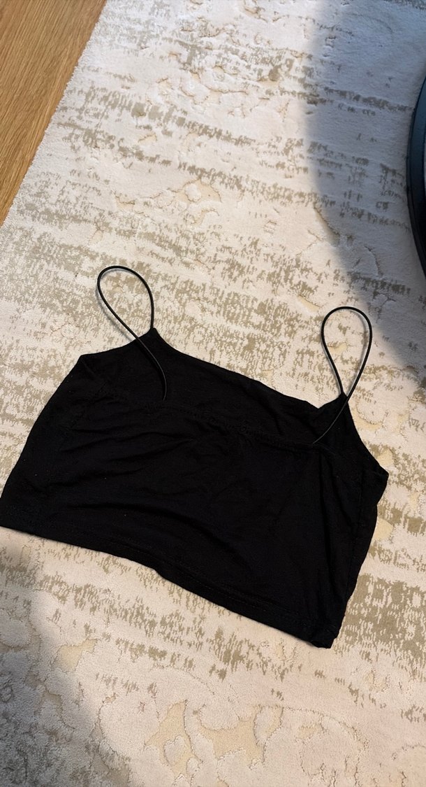 Siyah İnce Askılı Crop Top - Görsel 2