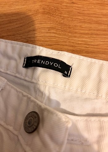 Beyaz Rahat Kesim Midi Kadın Kot Pantolon Trendyol - Görsel 3