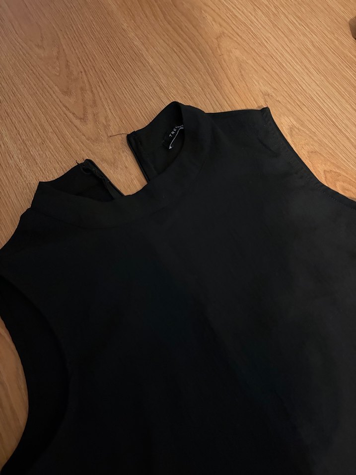 Siyah Uzun Salaş Fırfırlı Kolsuz Elbise Trendyol - Görsel 3