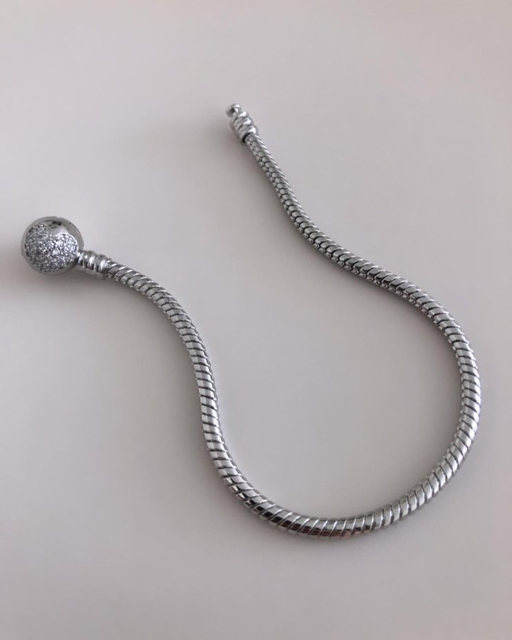 Gri Zincir Detaylı Kadın Bileklik - Görsel 2