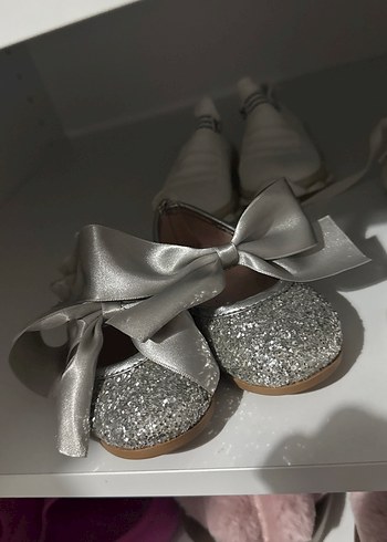 Gri Fiyonklu Kız Babet Ayakkabı - Görsel 4