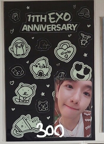 exo baekhyun anniversary merch