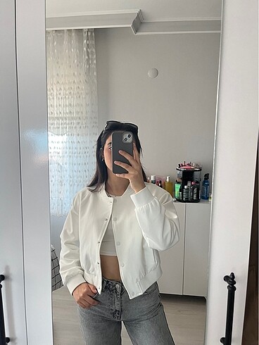 Ekru/Beyaz Bomber Ceket