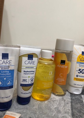 Çok Renkli Makyaj Ürünleri Seti - Görsel 4