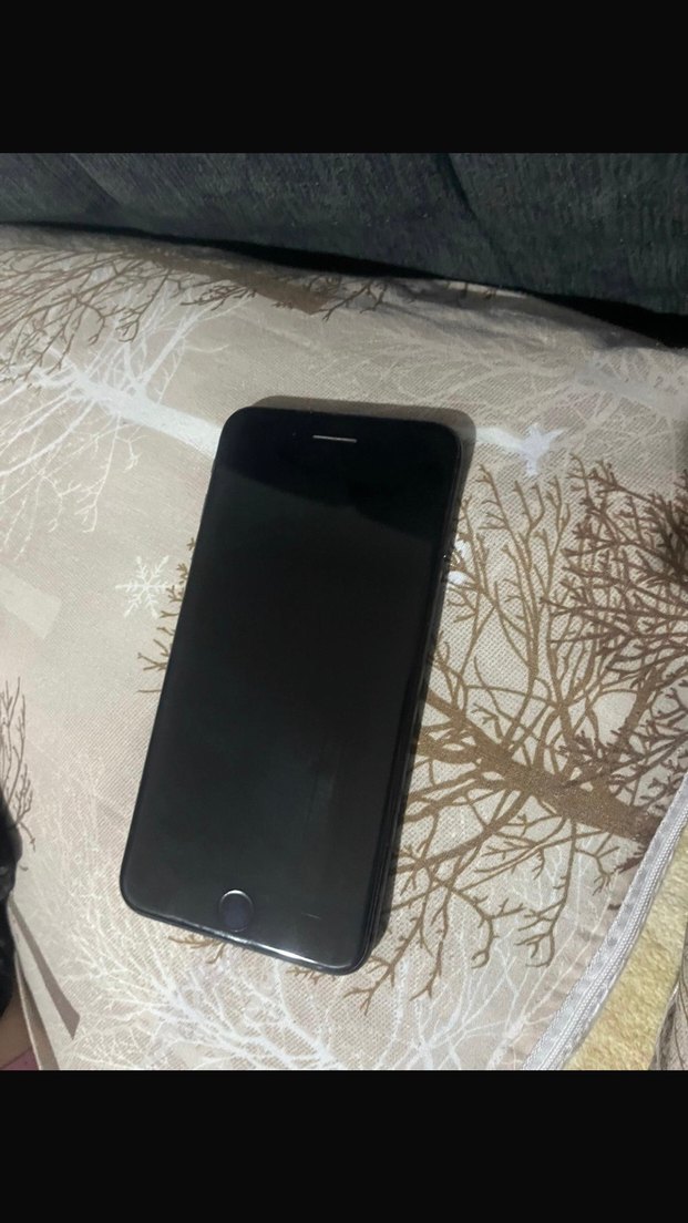 Siyah iPhone 8 plus - Görsel 2
