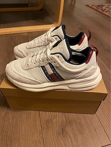 37 Beden beyaz Renk Tommy hilfiger kadın ayakkabı