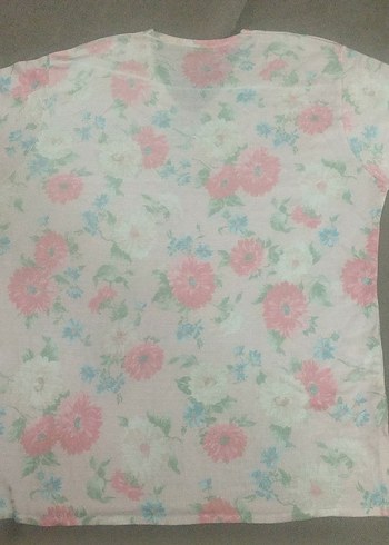 Pembe Çiçekli Detaylı Kadın triko Tişört hiç giyilmemiştir