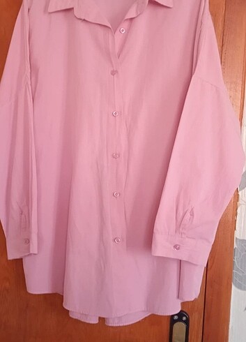 Pembe gömlek