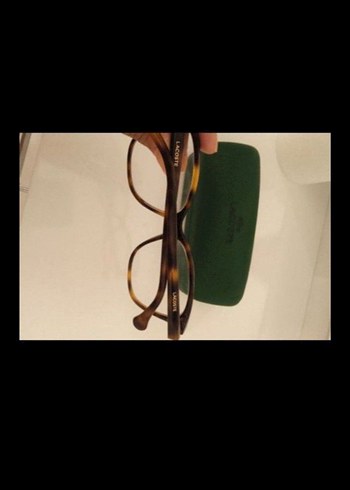 Klasik Bej Kadın Gözlüğü ve Fermuarlı Kılıf - Görsel 2