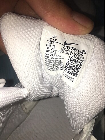 39 Beden beyaz Renk Orjinal Nike spor ayakkabı