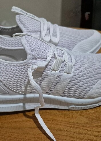 Adidas kutu içi sıfır ürün.
