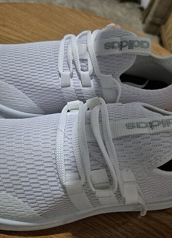 Adidas Adidas kutu içi sıfır ürün.
