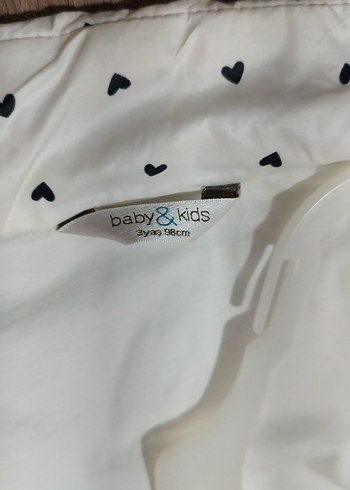 Kız Çocuk Siyah Kalp Desenli Beyaz Yelek - Görsel 3