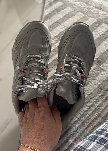 Adidas Gri Bağcıklı Kadın Spor Ayakkabısı adidas