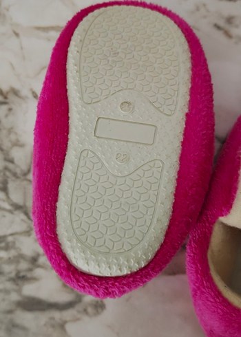 Kızlar için Pembe Kürklü Sıcak Ev Terliği - Görsel 2