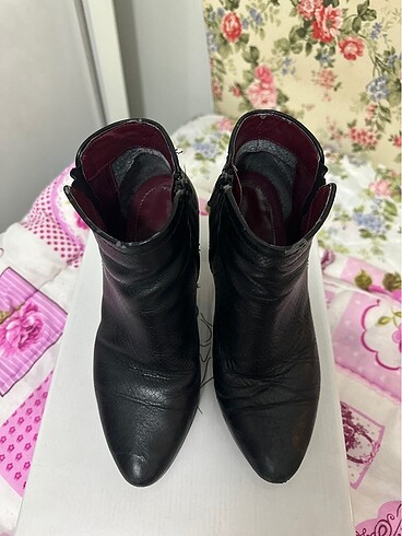 37 Beden siyah Renk Kısa Bot