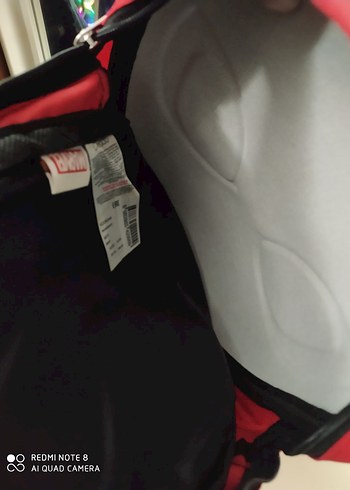 Örümcek Adam Temalı Kırmızı Çocuk Okul Çantası orjinal marvel. - Görsel 5