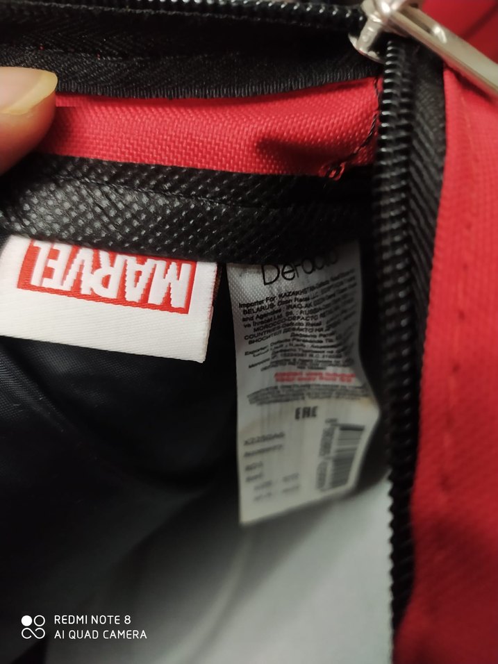 Örümcek Adam Temalı Kırmızı Çocuk Okul Çantası orjinal marvel. - Görsel 4