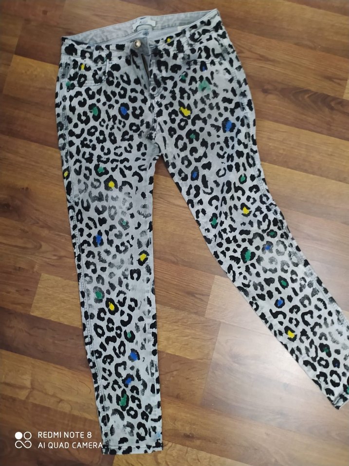 Gri Leopar Desenli Payetli Kadın Kumaş Pantolon - Görsel 2