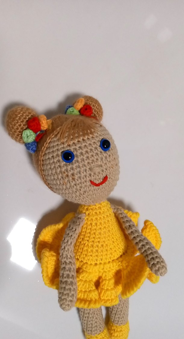 Sarı Renkli Örgü Bebek - Görsel 3