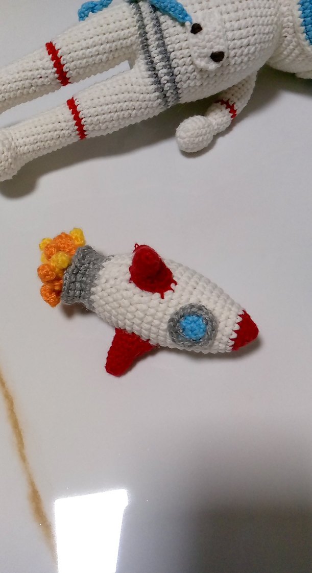 Renkli Beyaz Amigurumi Astronot ve Uzay Araçları - Görsel 2