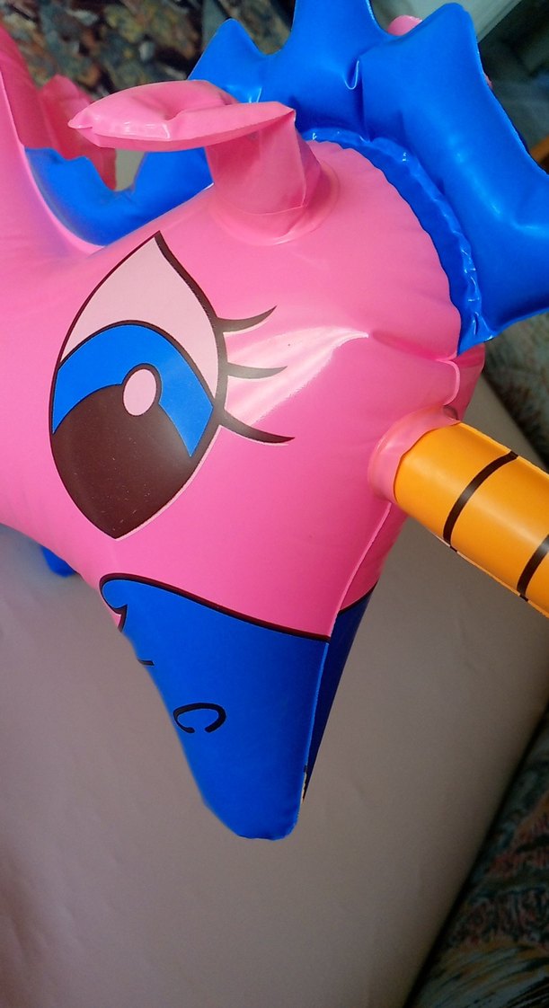 Renkli Pembe Şişme Unicorn Su Oyuncağı - Görsel 3