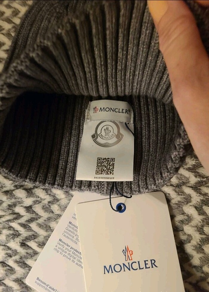 Moncler Bere - Görsel 3