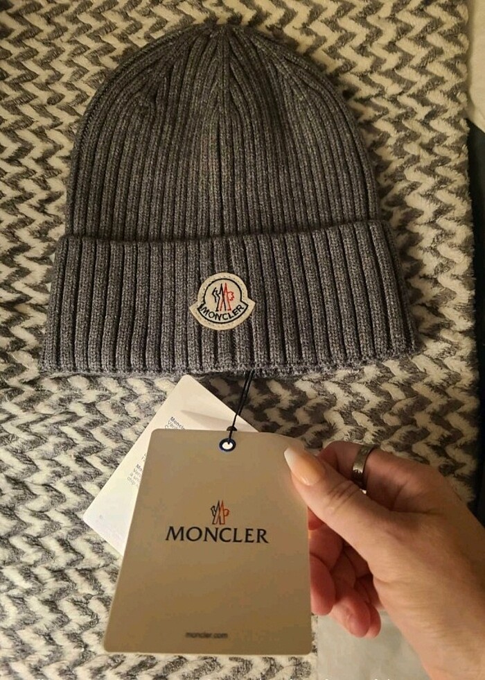 Moncler Bere - Görsel 4