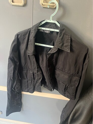 Zara siyah crop gömlek