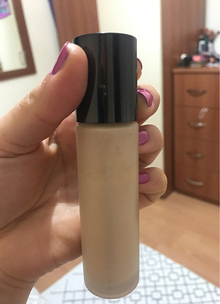 diğer Beden Becca Aqua Luminous Perfecting Fondoten