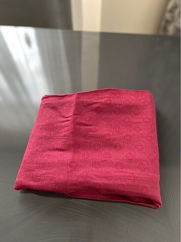 Bordo renk şal