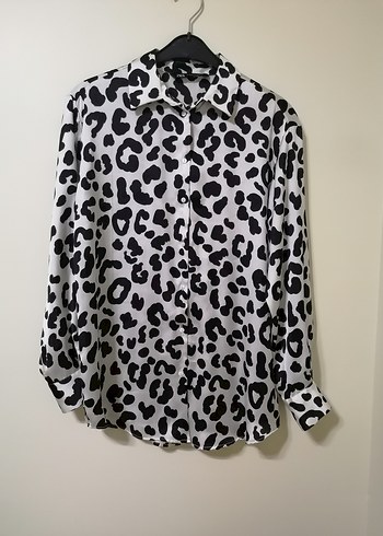 Zara Leopar Desenli Beyaz Gri Kadın Gömlek