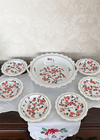 Antika Alman lokumluk. Beyaz Çiçek Desenli 7 Parça Porselen - Görsel 3