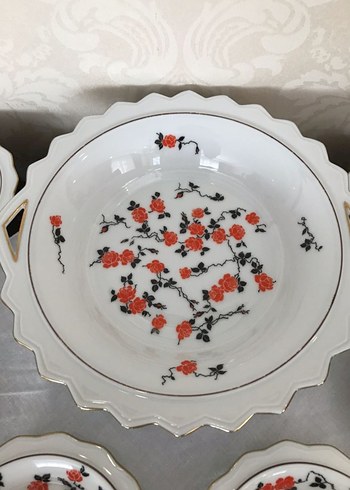 Antika Alman lokumluk. Beyaz Çiçek Desenli 7 Parça Porselen - Görsel 4