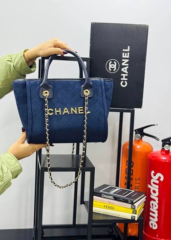 Zincir Detaylı Siyah Süet Kadın Çanta - Görsel 3