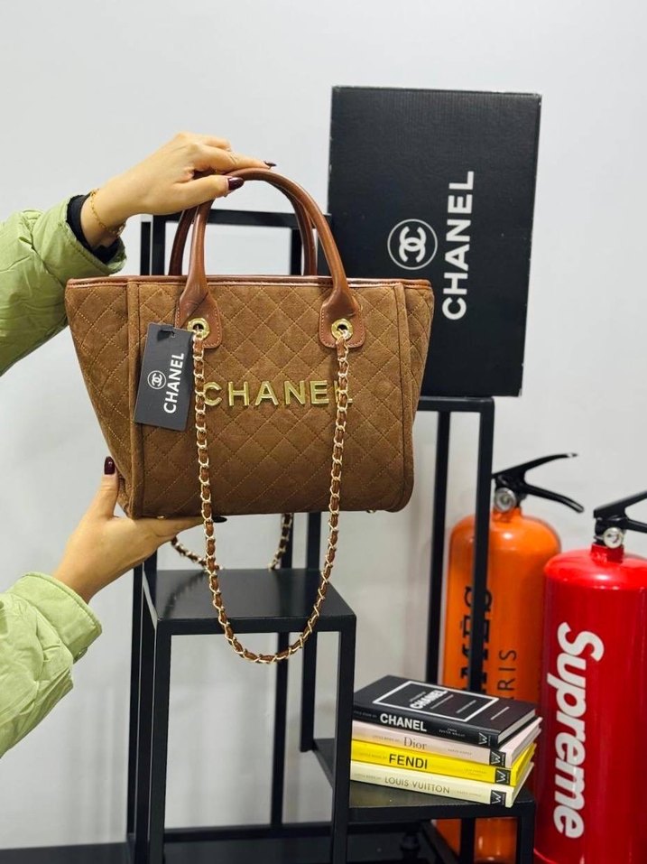 Zincir Detaylı Siyah Süet Kadın Çanta - Görsel 4